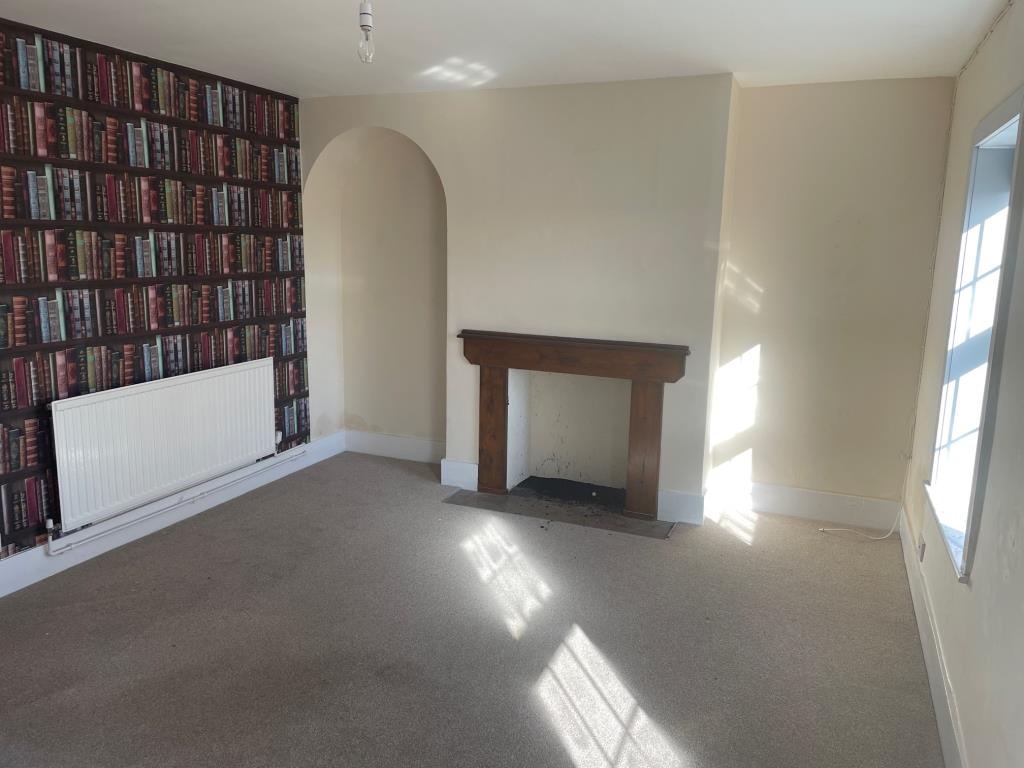 Lot: 105 - THREE BEDROOM HOUSE FOR IMPROVEMENT - 